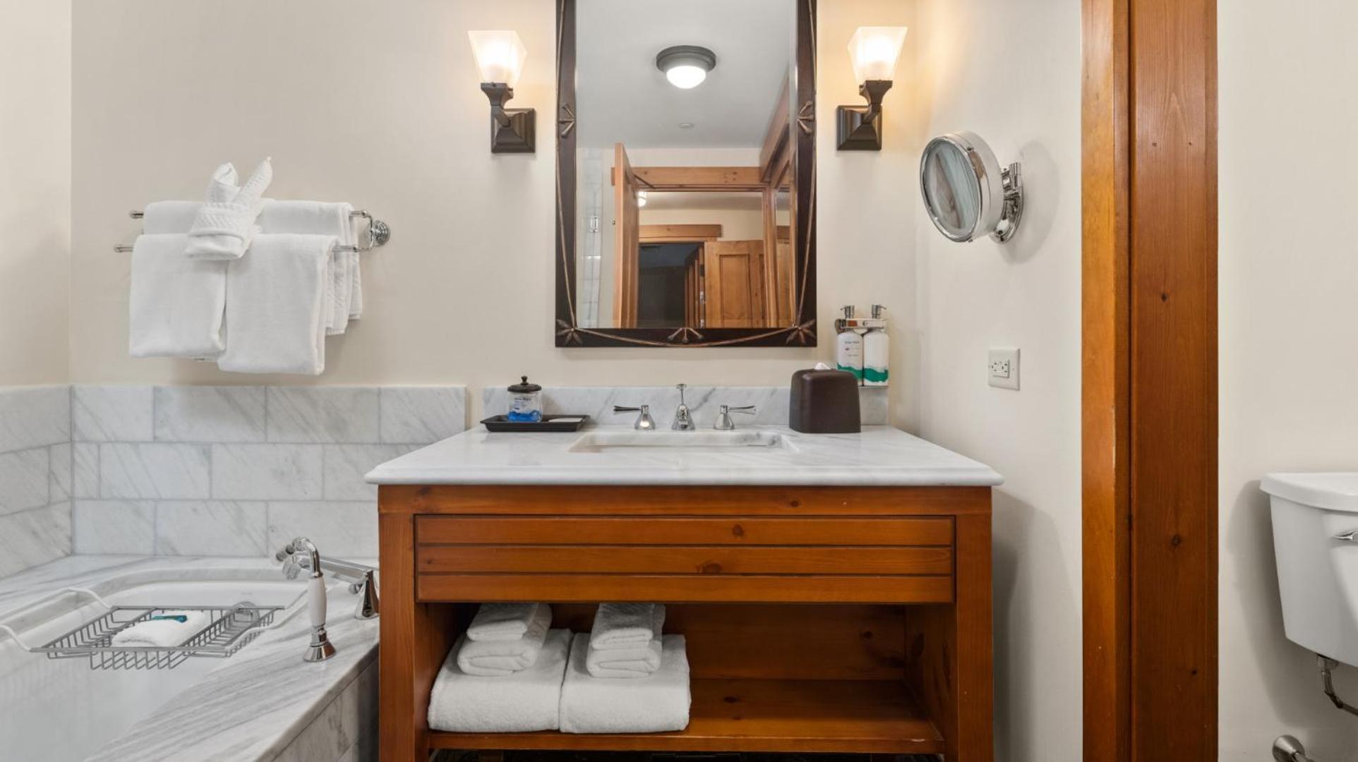 1122 Guest Room The Pines Lodge At Spruce Peak Ski In Ski Out Stowe Kültér fotó